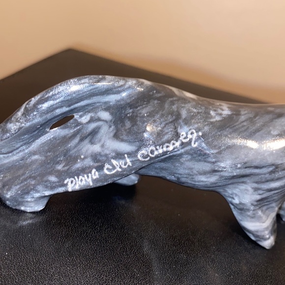 Weighted lion structure decor piece - Picture 3 of 3